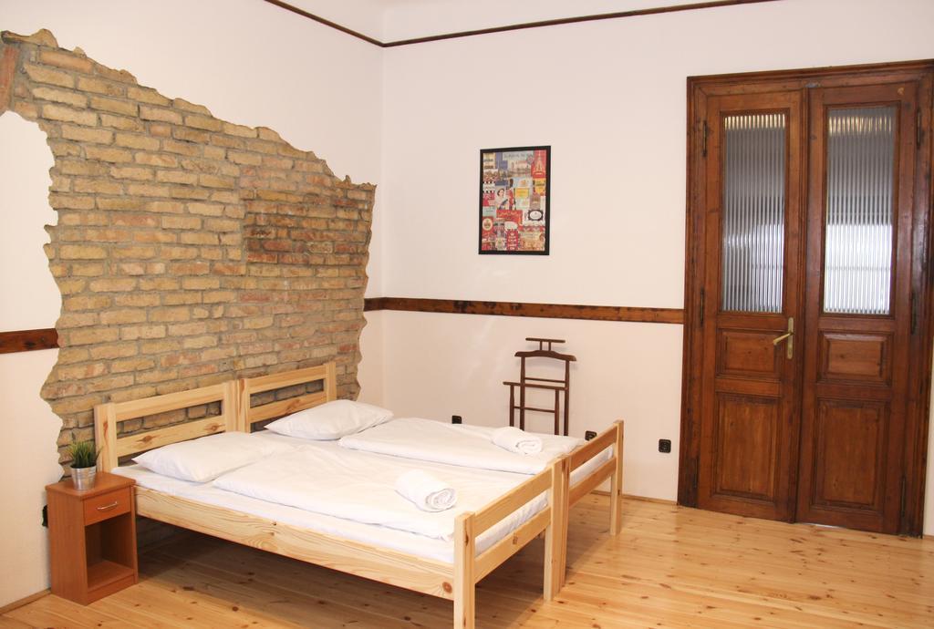 Walking Bed Budapest Downtown Hostel Bilik gambar